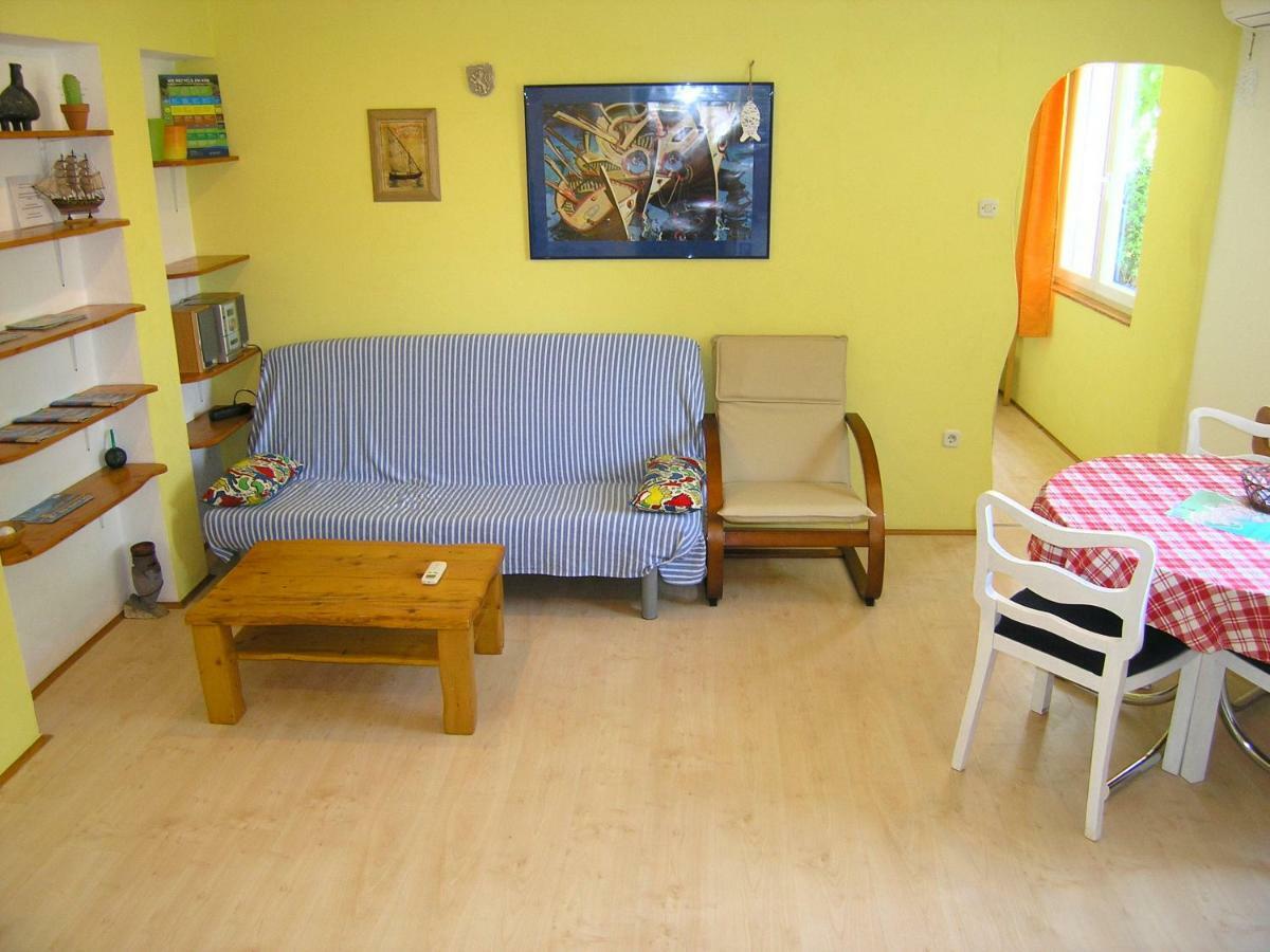 Apartment Danilo Krk Town Exterior photo