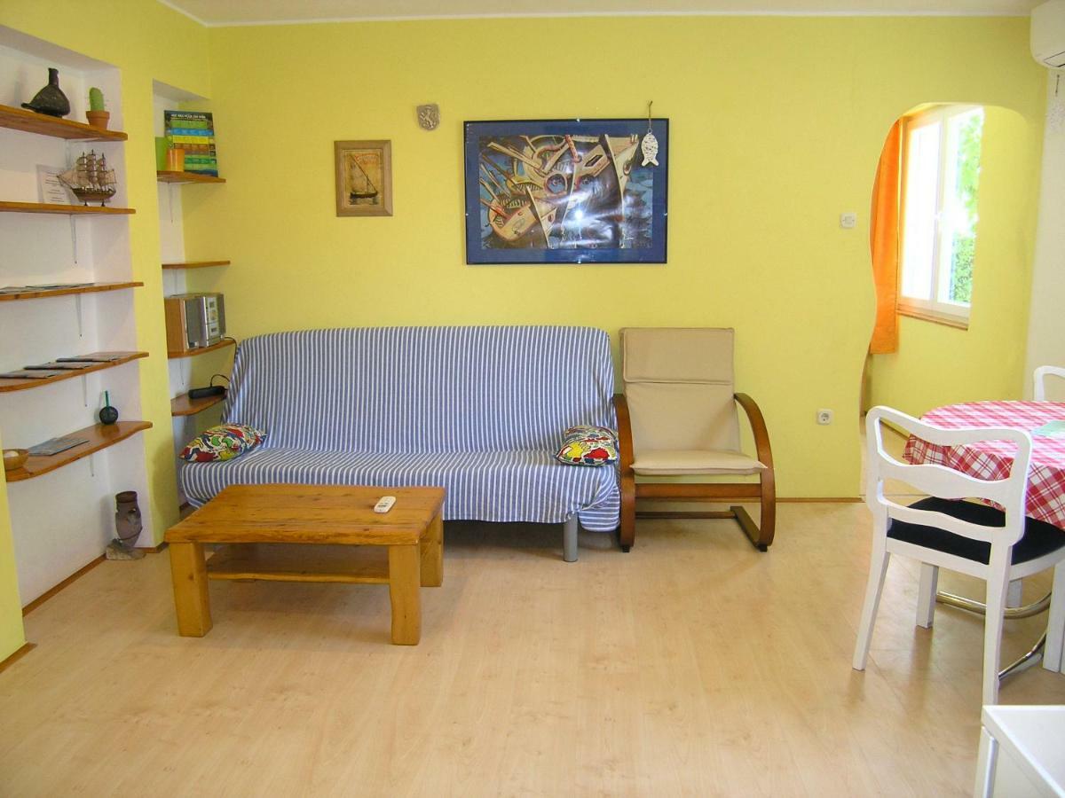Apartment Danilo Krk Town Exterior photo